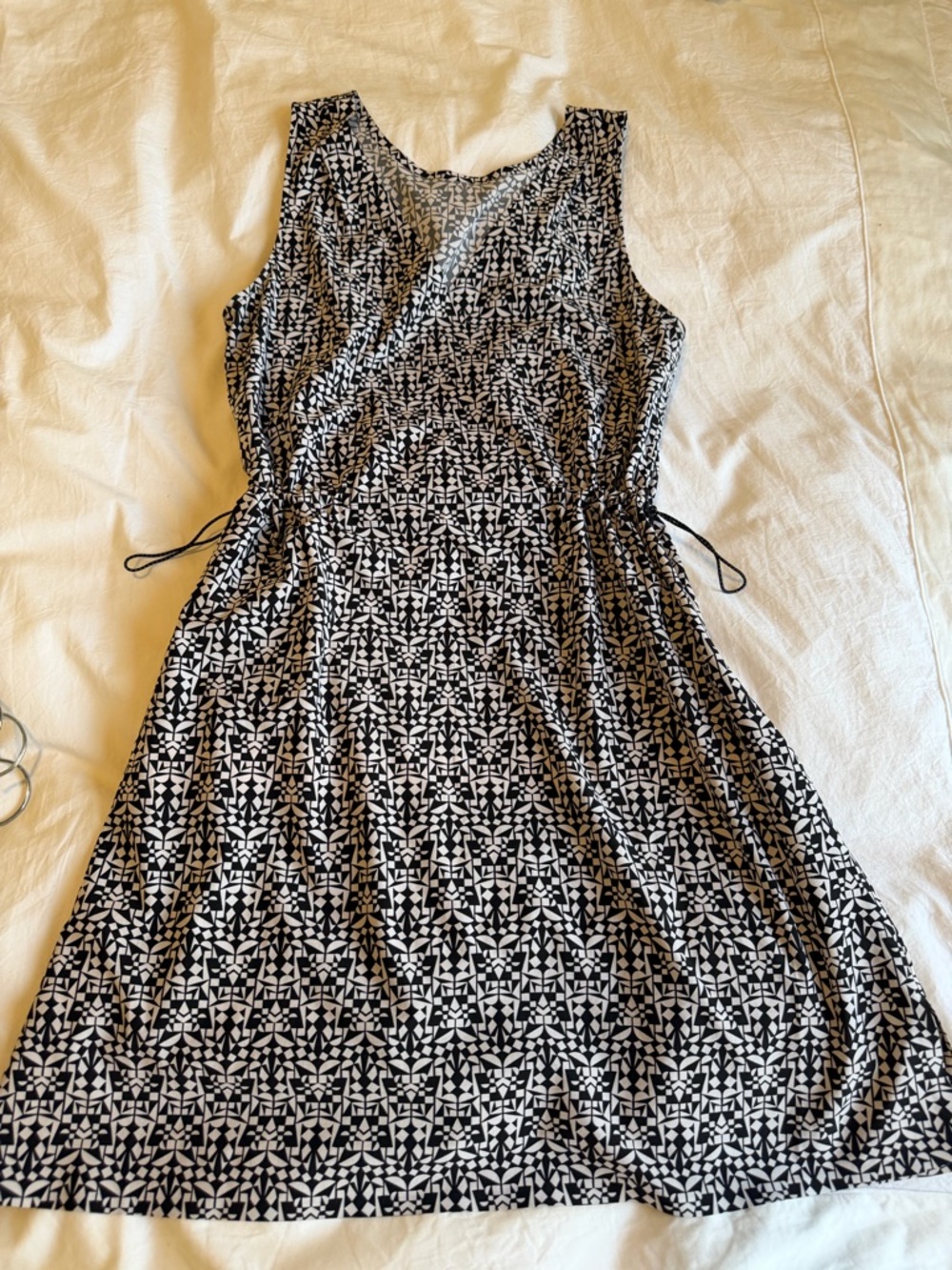 Title Nine Sleeveless Black and White Printed Dress